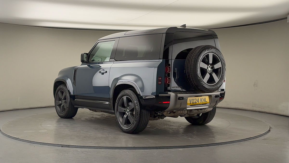 Land Rover Defender 90 Image 2