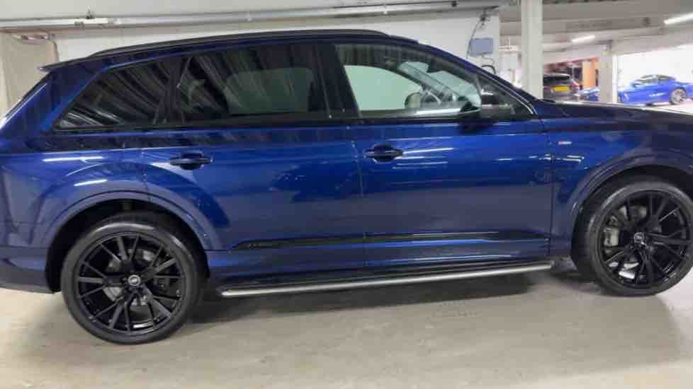 More views of Audi Q7