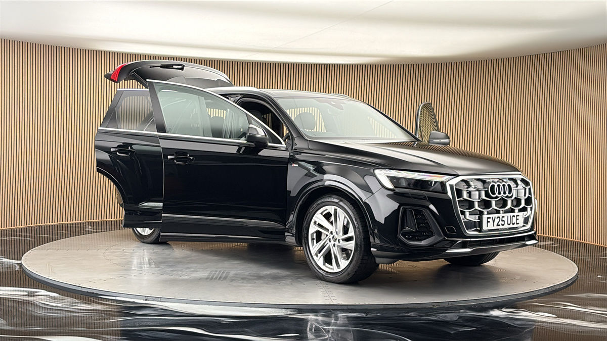 More views of Audi Q7