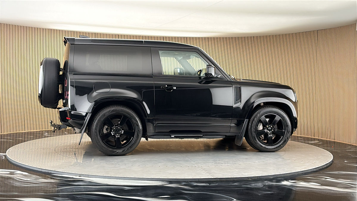 More views of Land Rover Defender 90