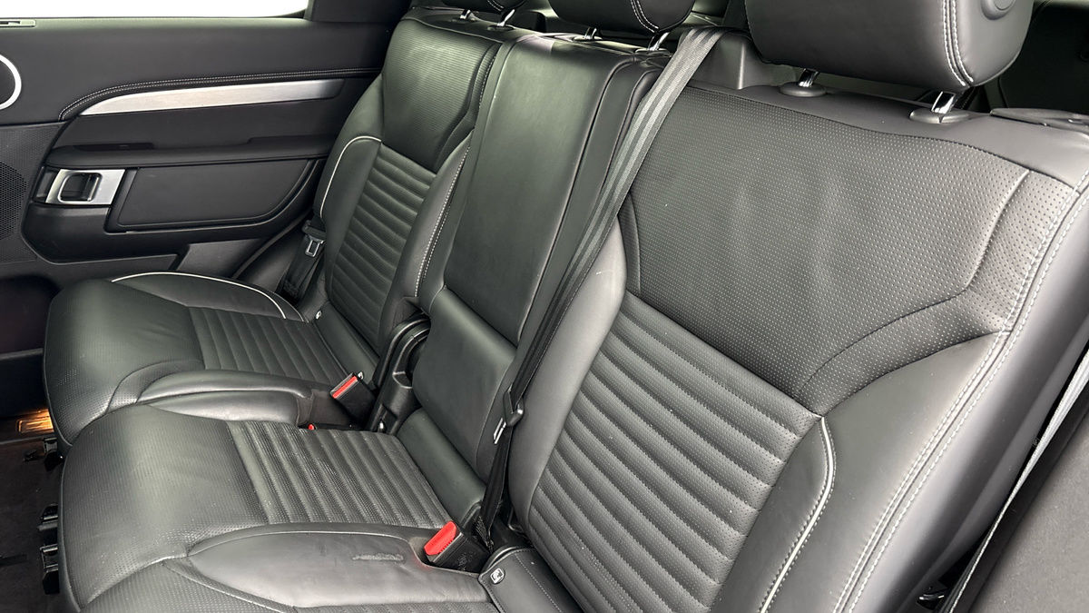 Land Rover Discovery Image 8