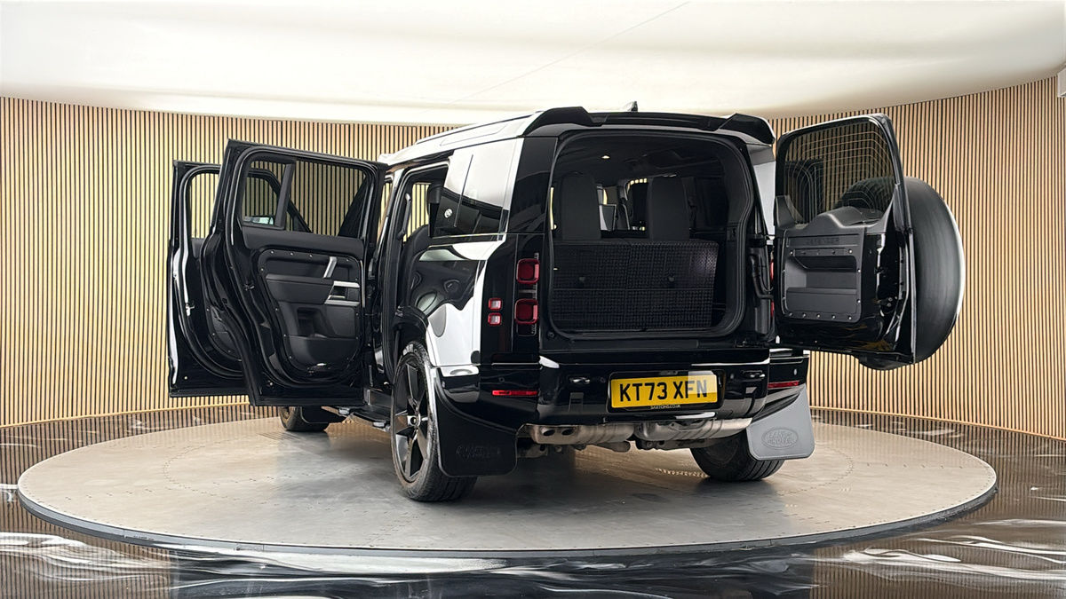 More views of Land Rover Defender 110