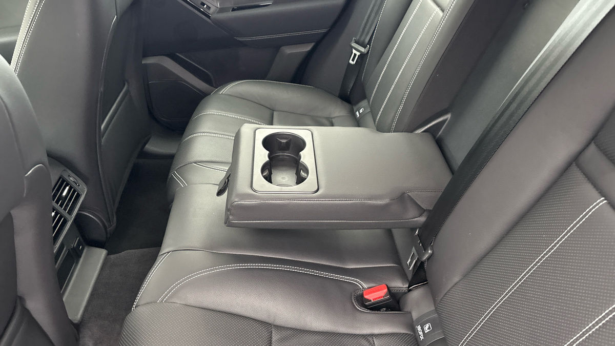 Land Rover Range Rover Velar Image 9