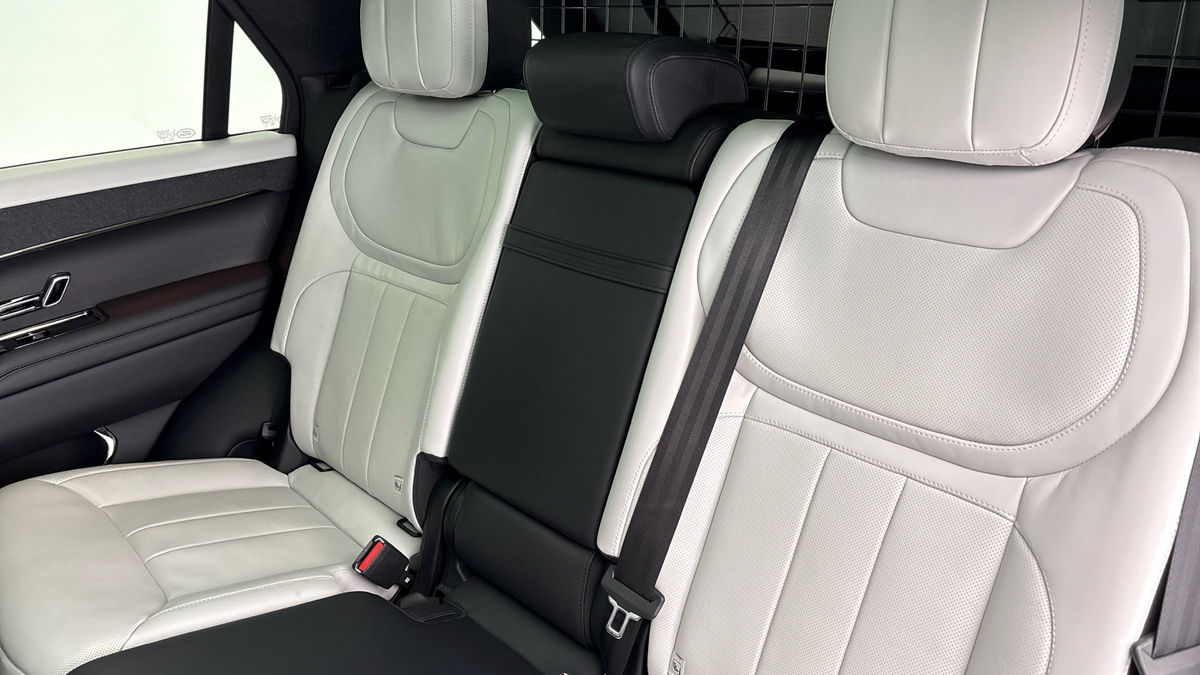 Land Rover Range Rover Sport Image 8