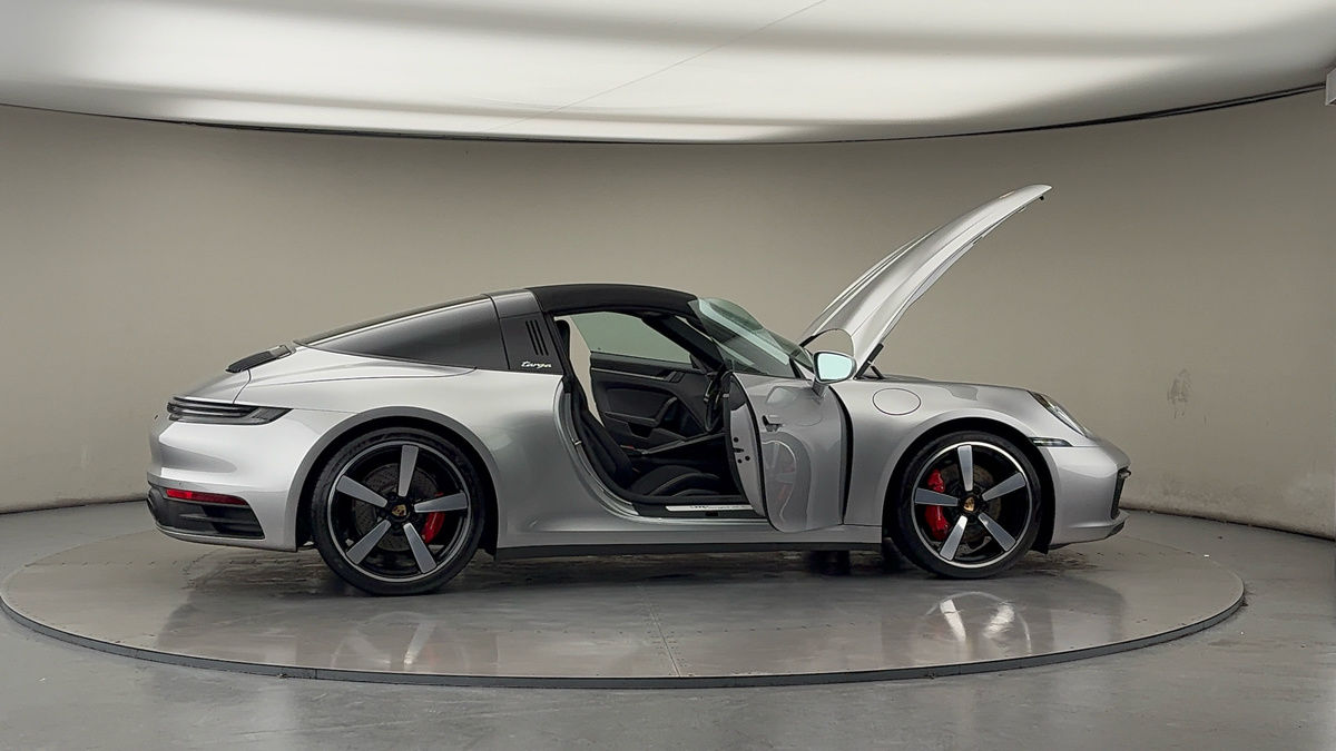 More views of Porsche 911