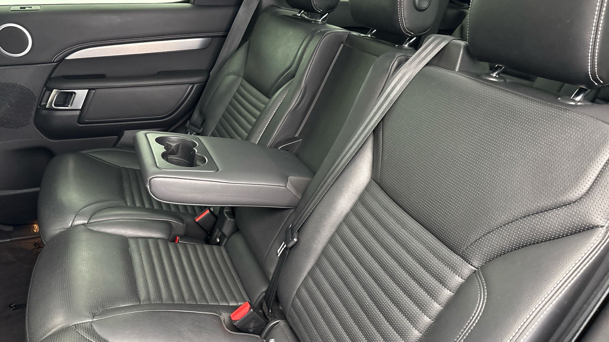 Land Rover Discovery Image 9