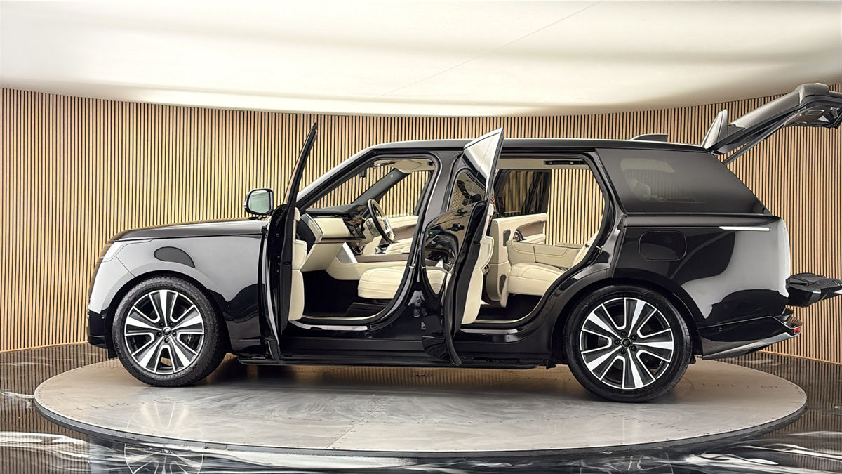 More views of Land Rover Range Rover