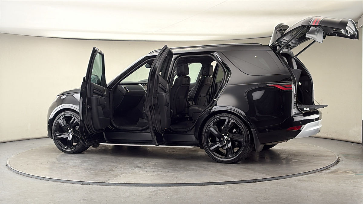 More views of Land Rover Discovery