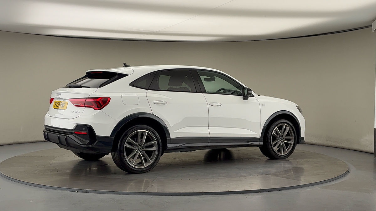 More views of Audi Q3