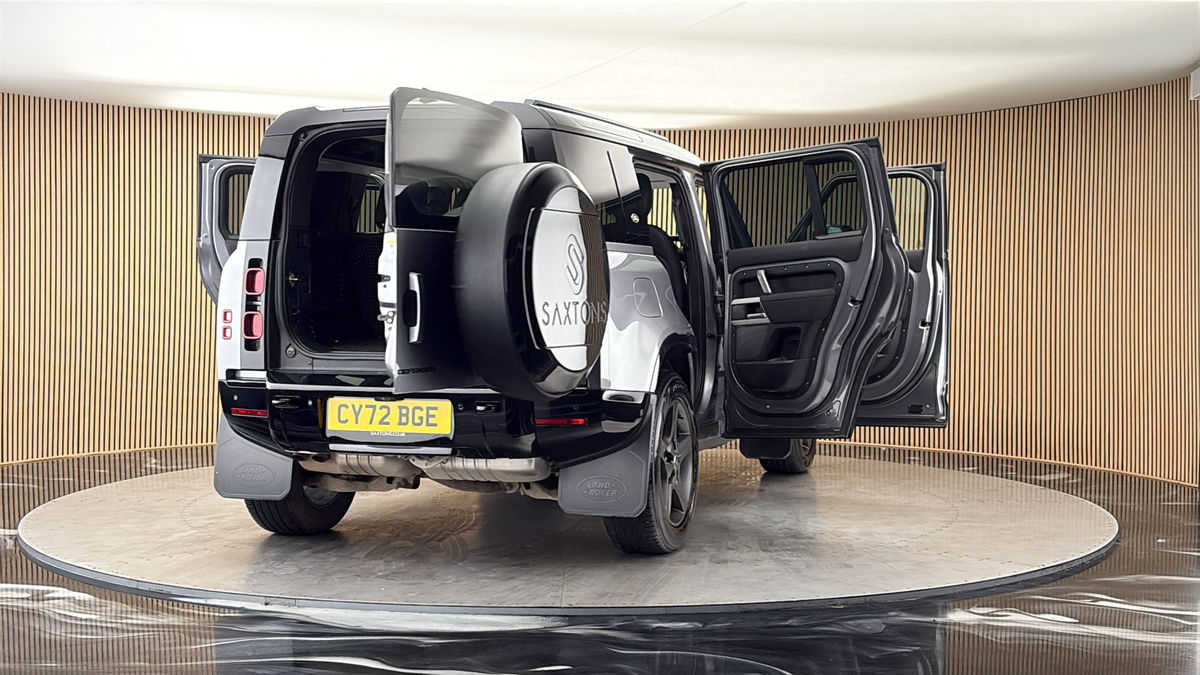More views of Land Rover Defender 110