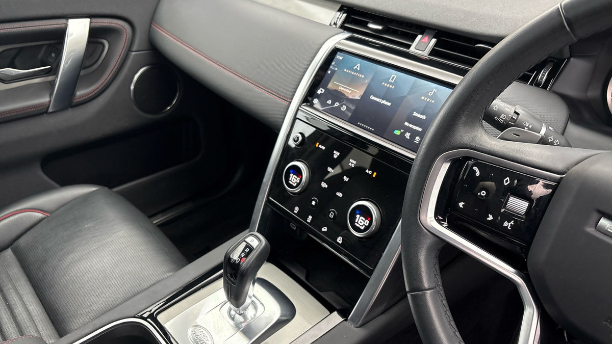 Land Rover Discovery Sport Image 18