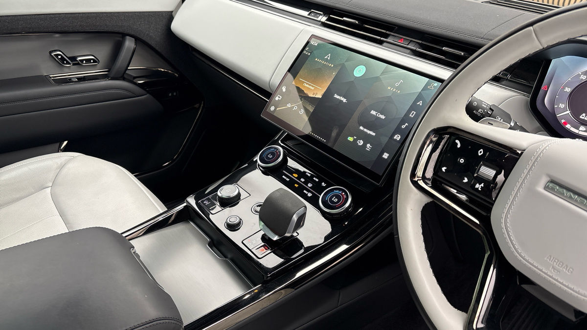 Land Rover Range Rover Sport Image 18