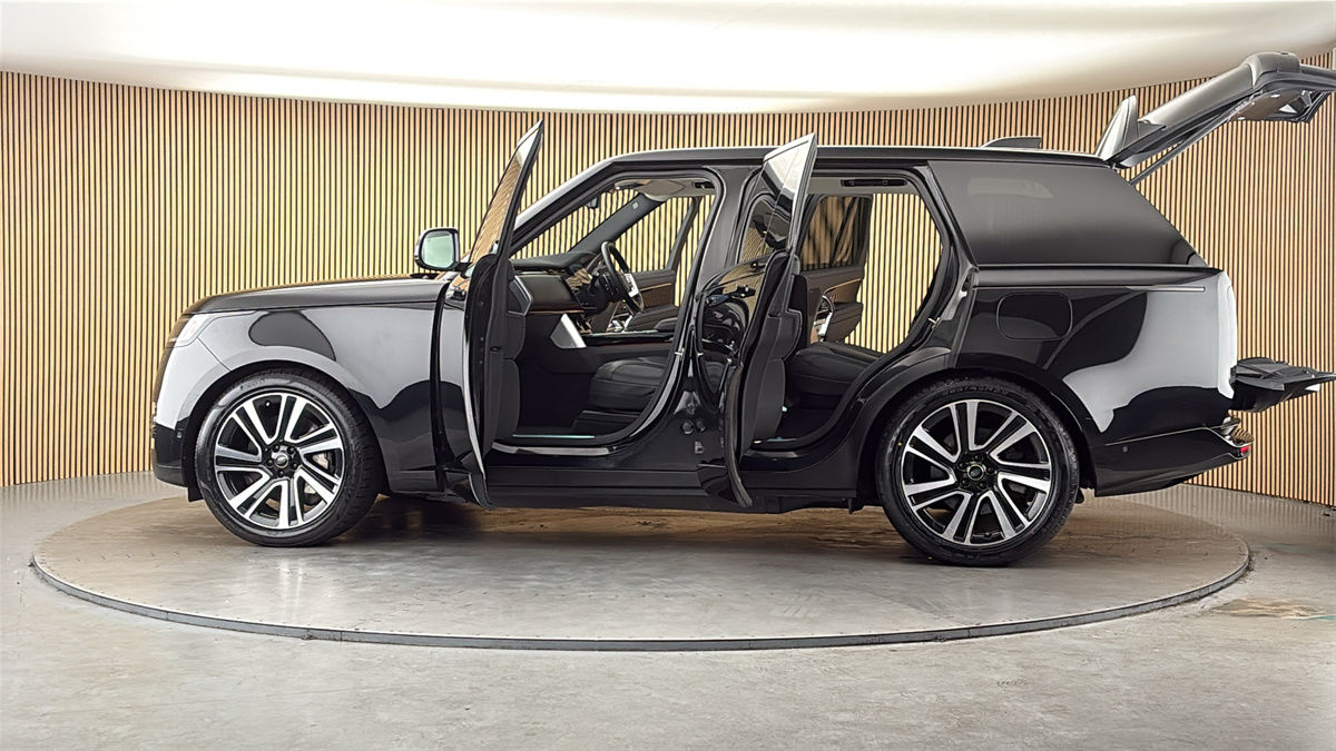 More views of Land Rover Range Rover