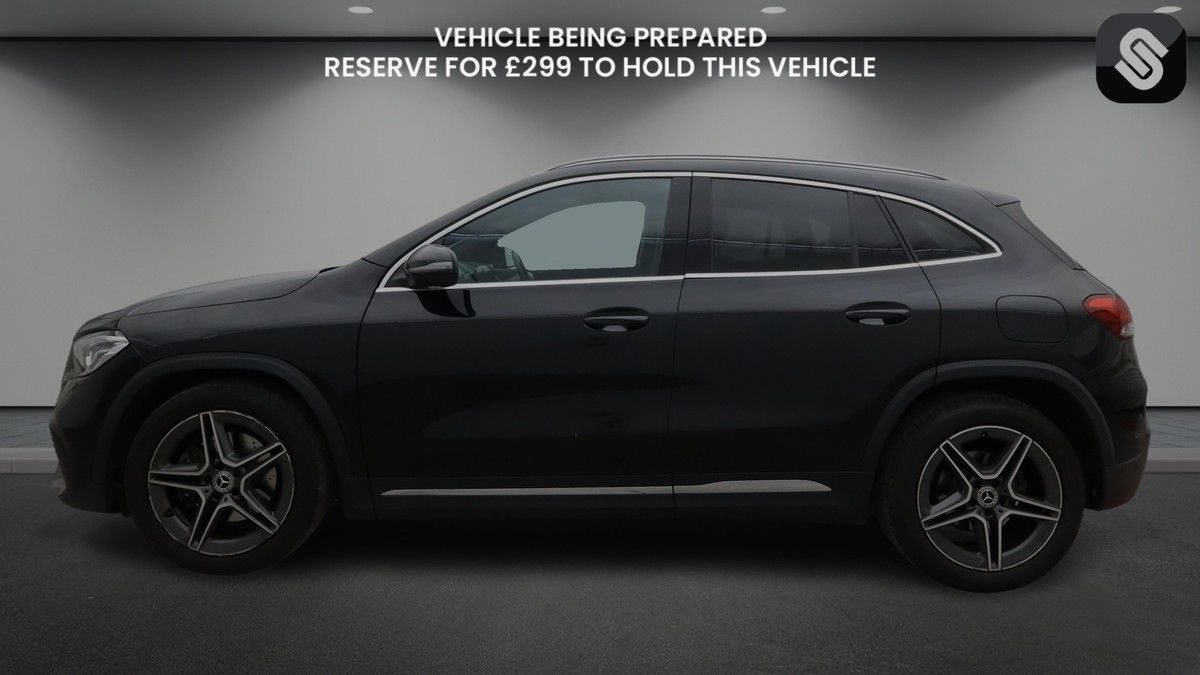 Mercedes-Benz GLA Image 16