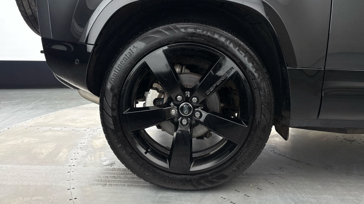 Land Rover Defender 90 Image 10