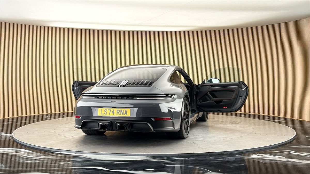 More views of Porsche 911