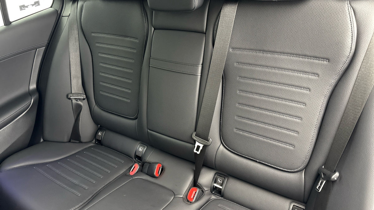 Mercedes-Benz C Class Image 8