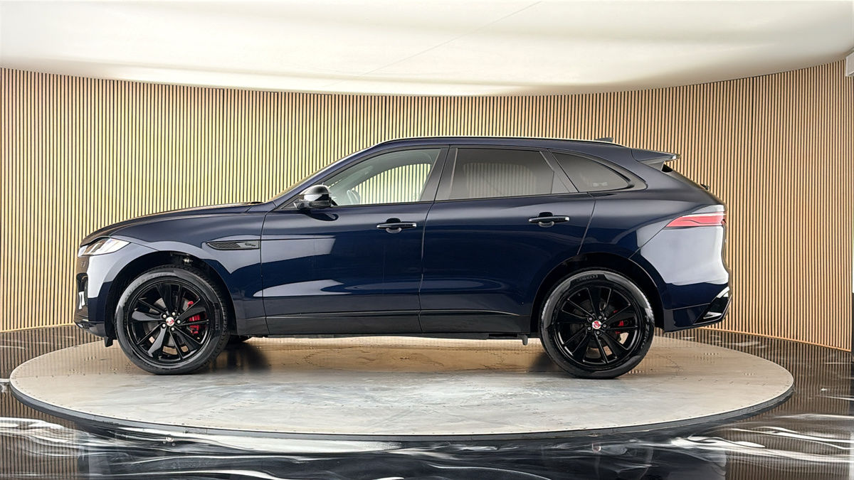 Jaguar F-PACE Image 15