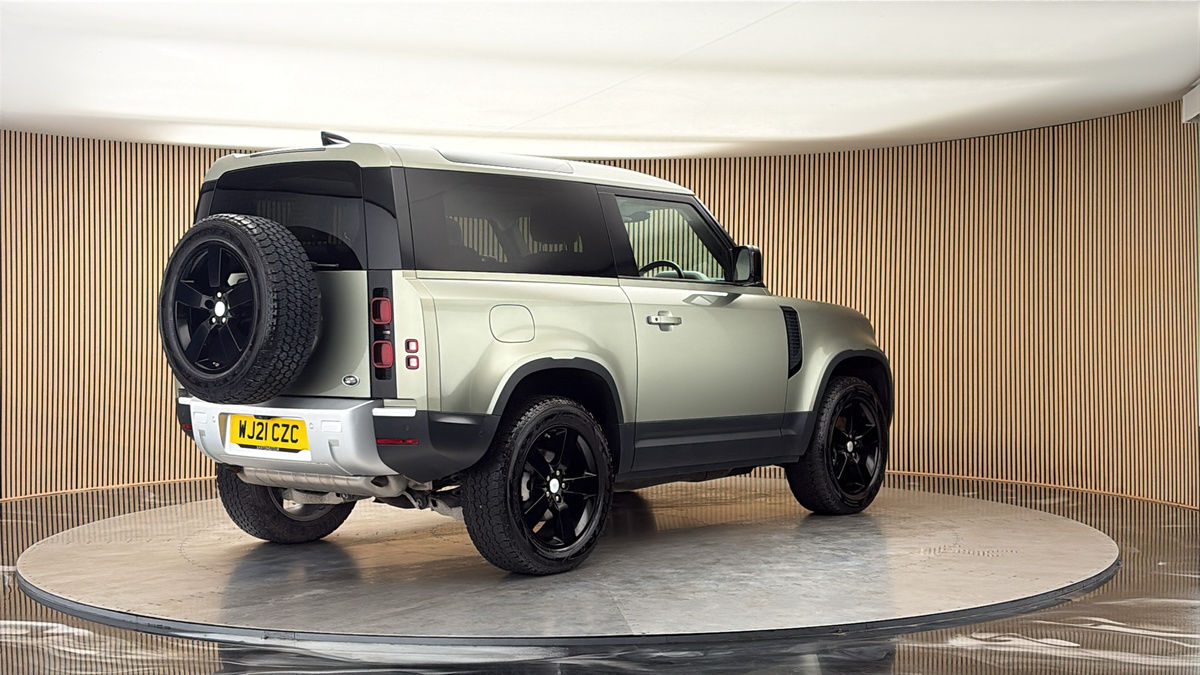Land Rover Defender 90 Image 21