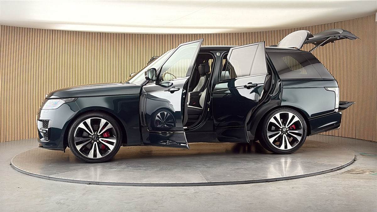 More views of Land Rover Range Rover