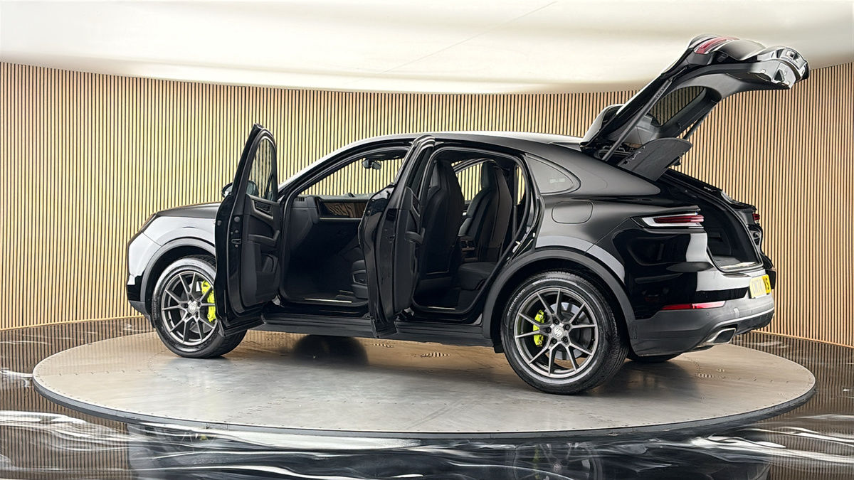 More views of Porsche Cayenne