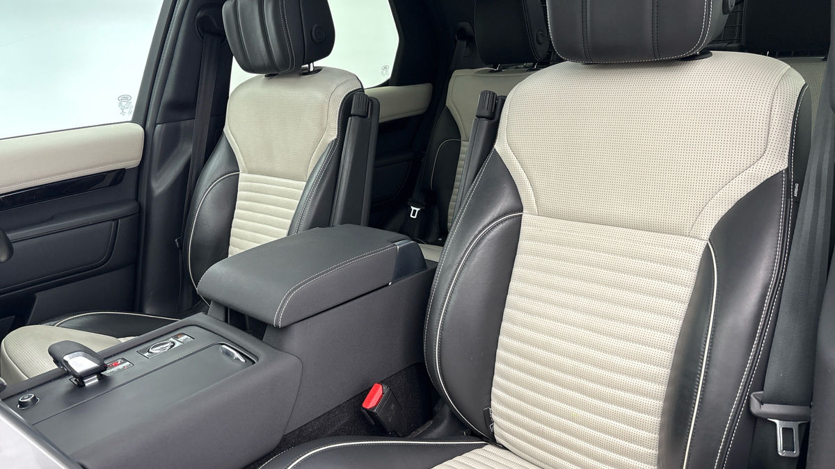 Land Rover Discovery Image 7