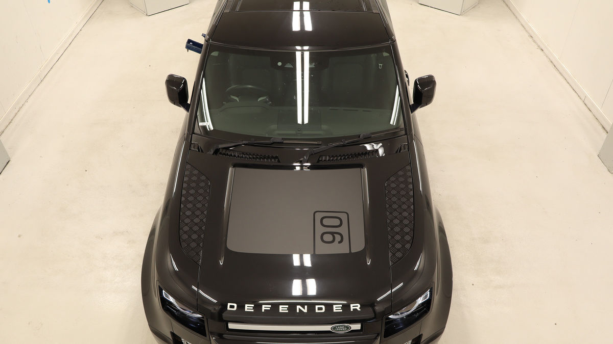 Land Rover Defender 90 Image 7