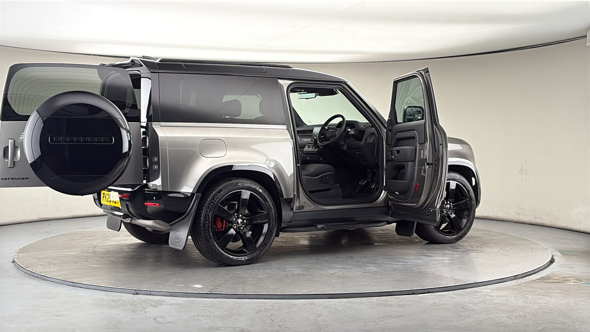 More views of Land Rover Defender 90