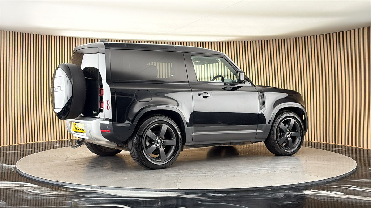 More views of Land Rover Defender 90