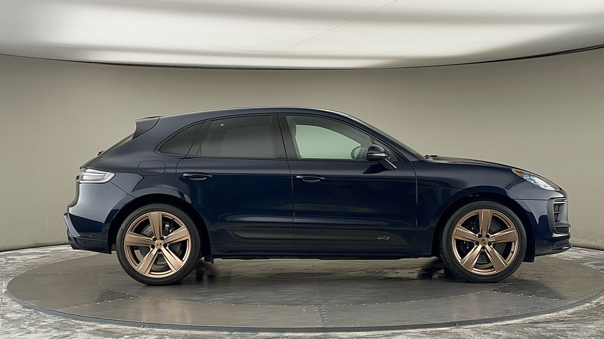 Porsche Macan Image 16