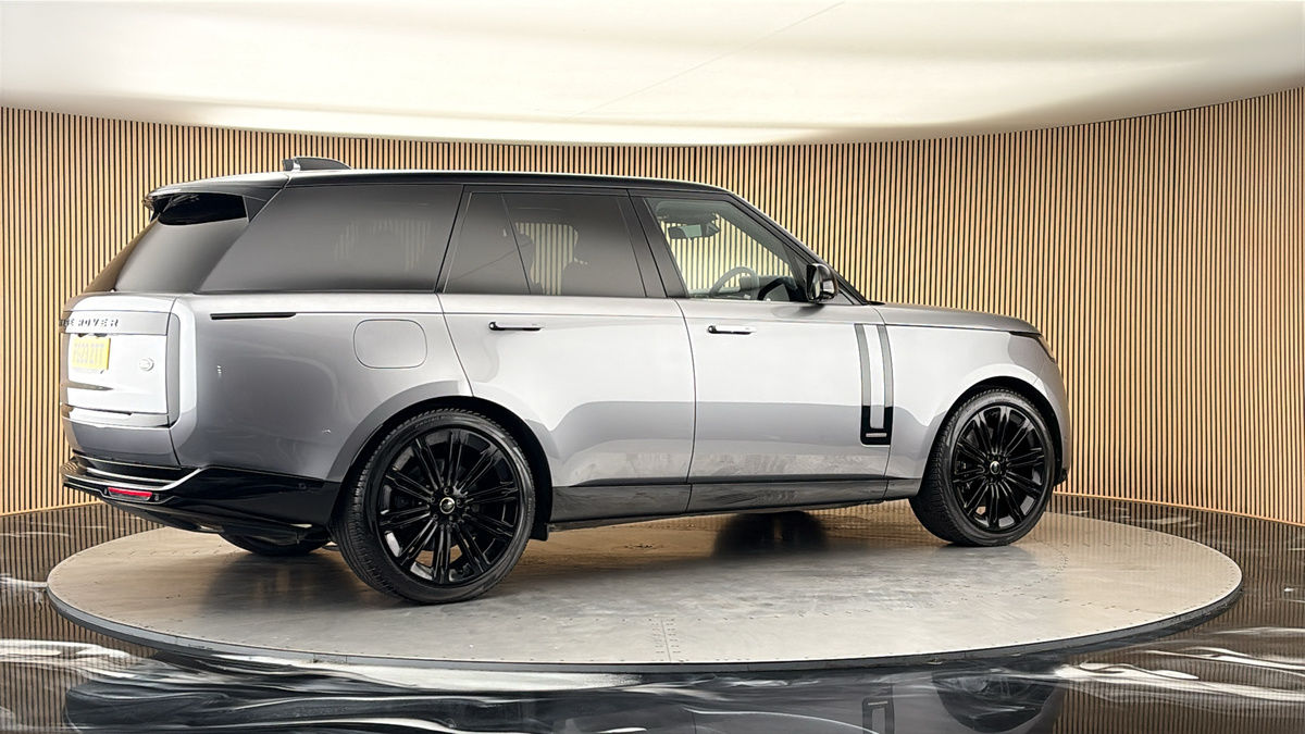 More views of Land Rover Range Rover