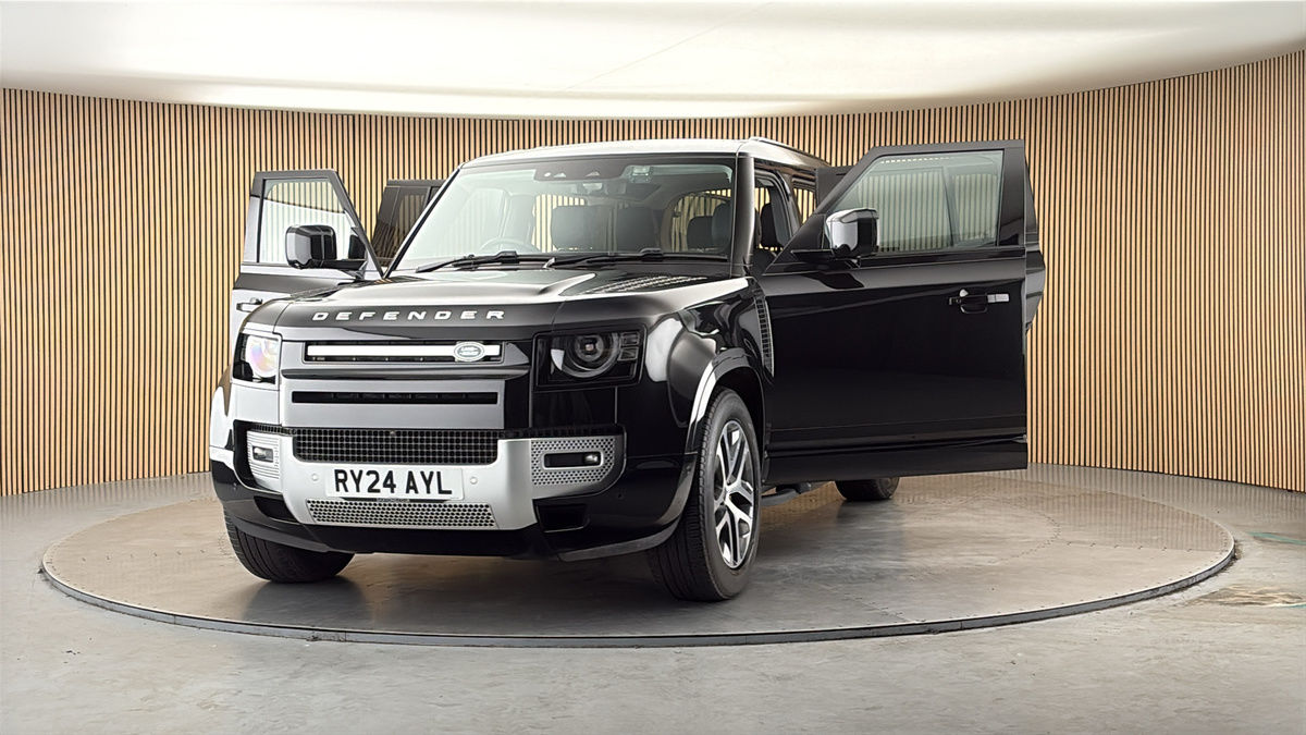 More views of Land Rover Defender 110