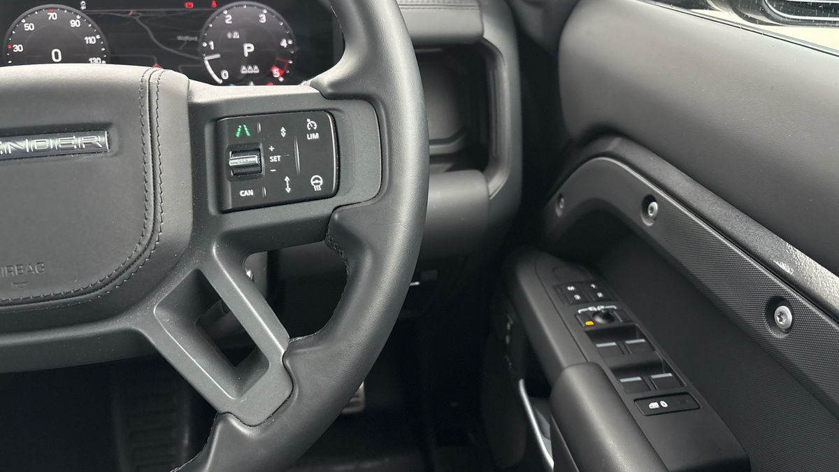 Land Rover Defender 110 Urban Image 14