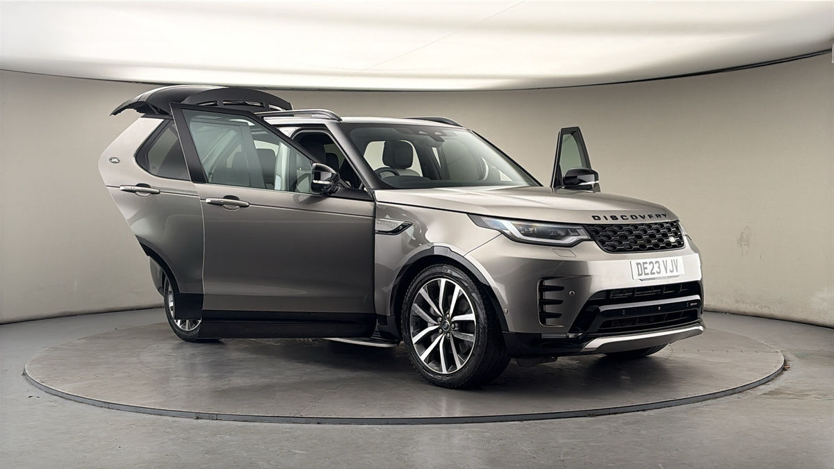 More views of Land Rover Discovery