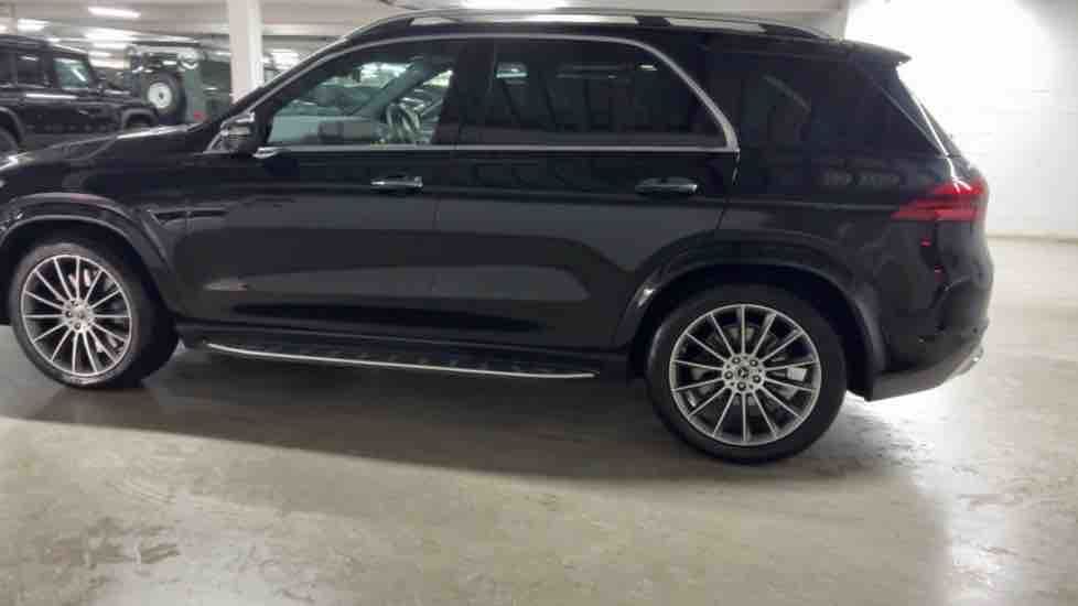 More views of Mercedes-Benz GLE