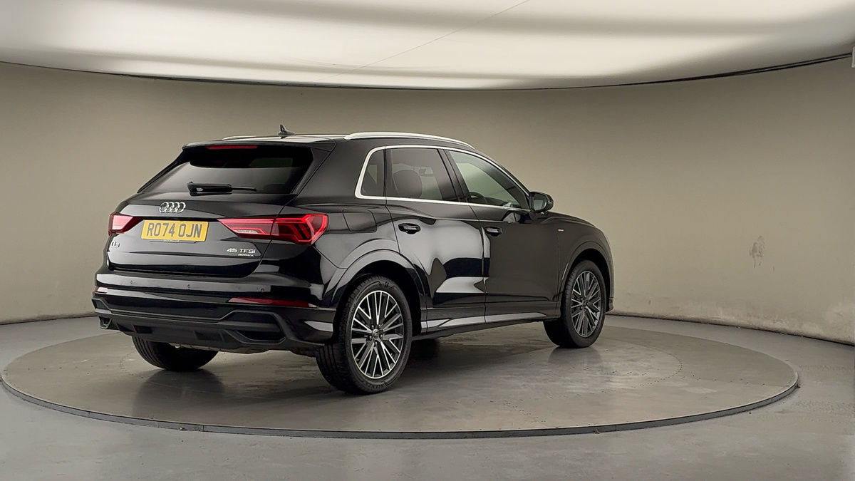 More views of Audi Q3