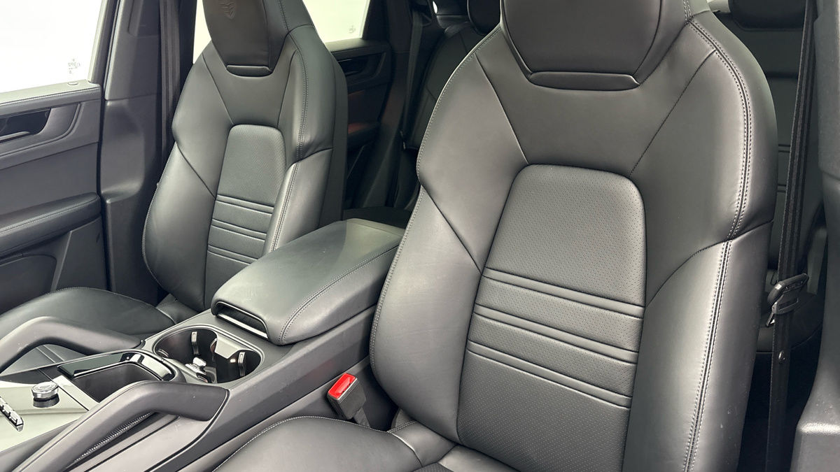 Porsche Cayenne Image 7