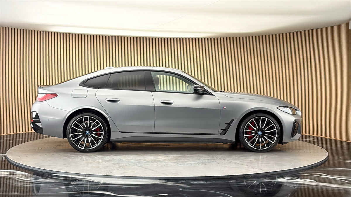 BMW i4 Image 17