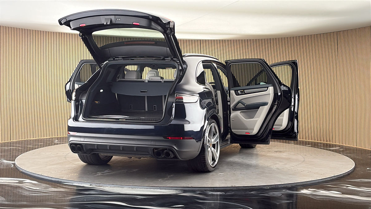More views of Porsche Cayenne