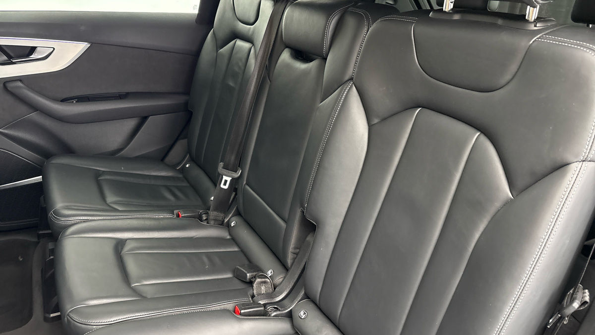 Audi Q7 Image 8