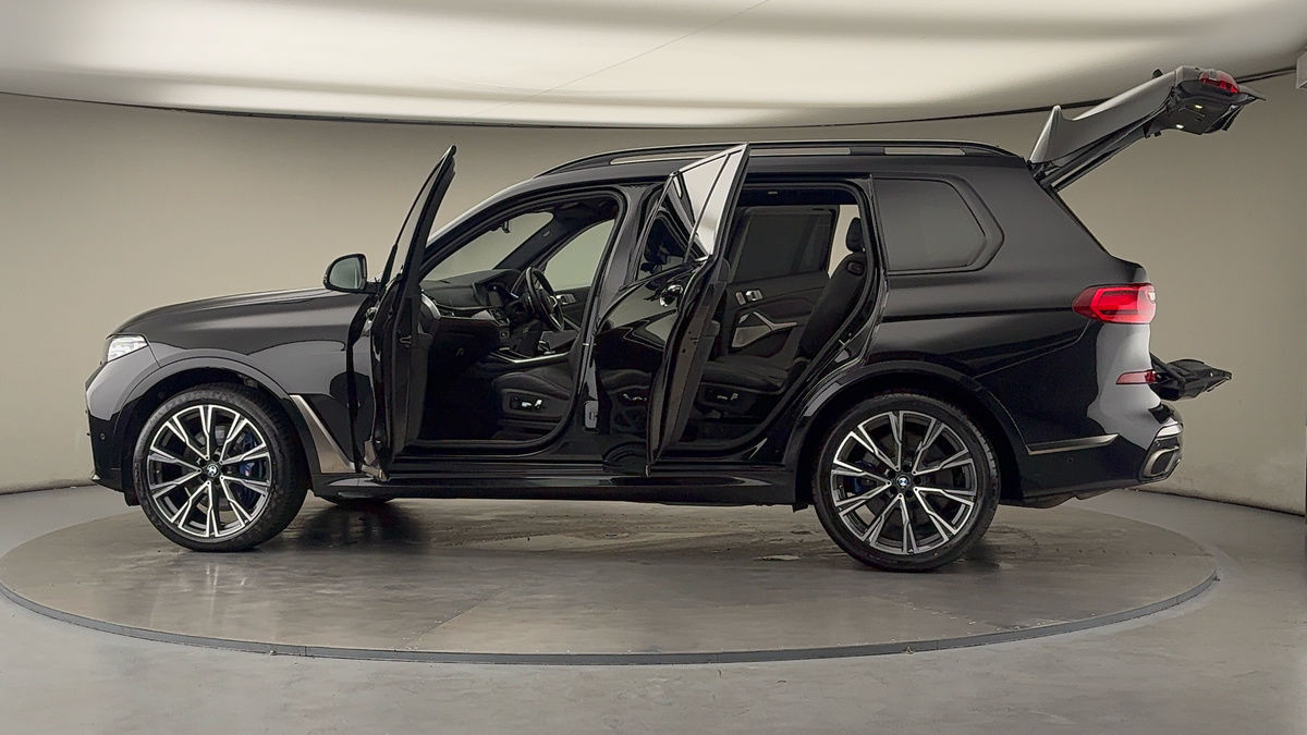 More views of BMW X7
