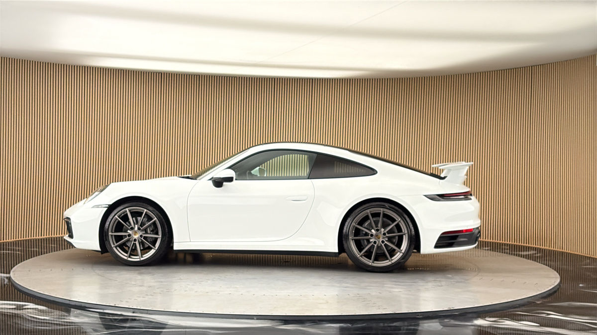 More views of Porsche 911