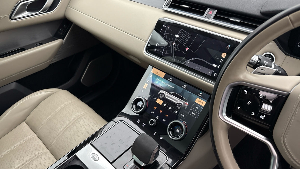 Land Rover Range Rover Velar Image 18