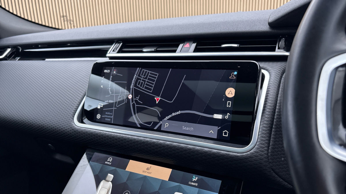 Land Rover Range Rover Velar Image 17