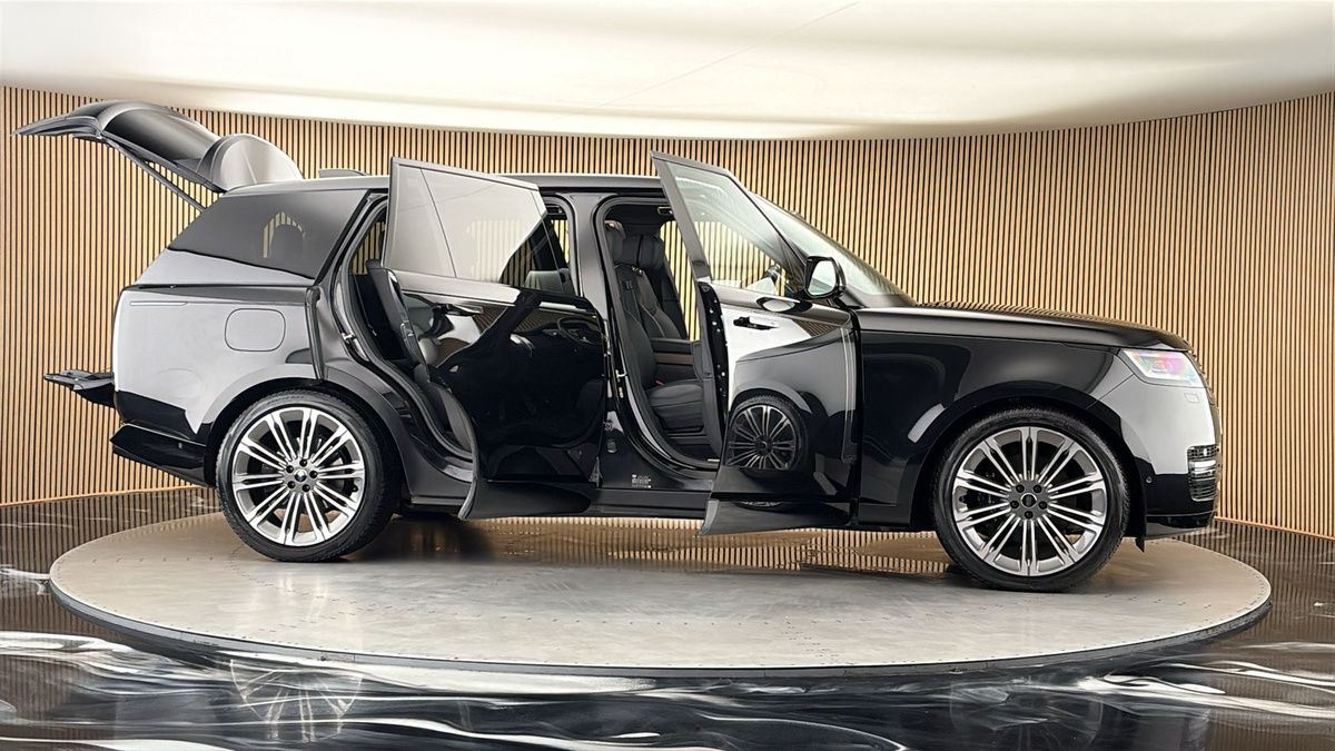 More views of Land Rover Range Rover