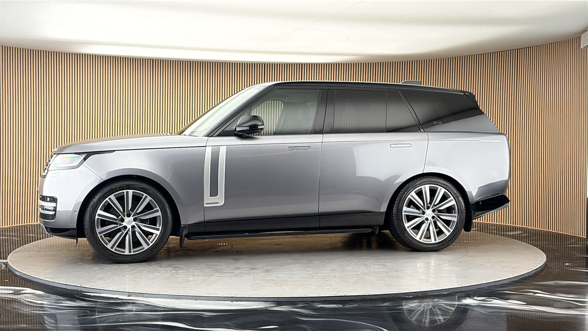 More views of Land Rover Range Rover