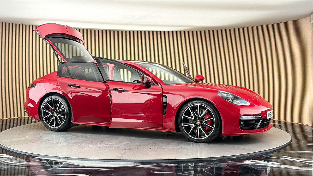More views of Porsche Panamera