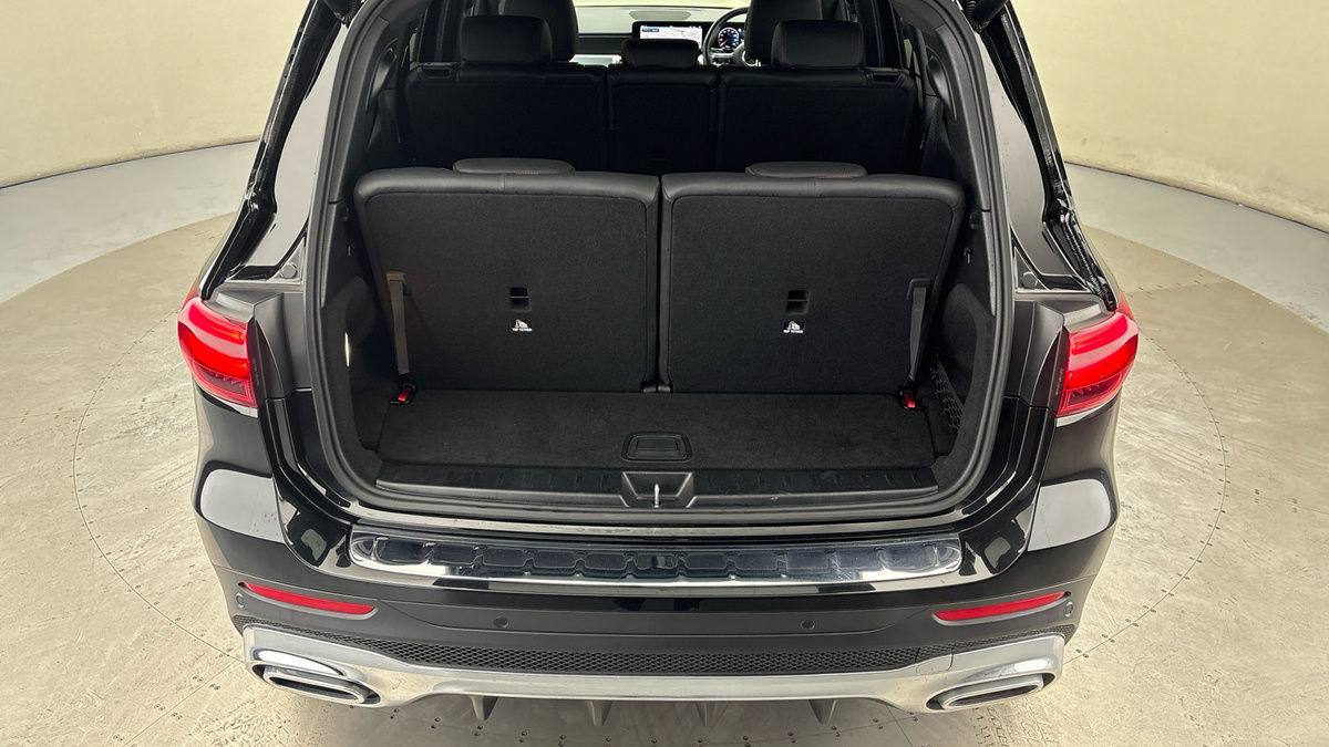 Mercedes-Benz GLB Image 11