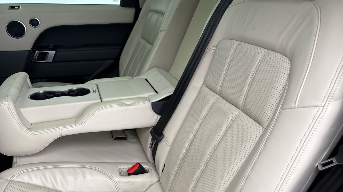 Land Rover Range Rover Sport Image 9