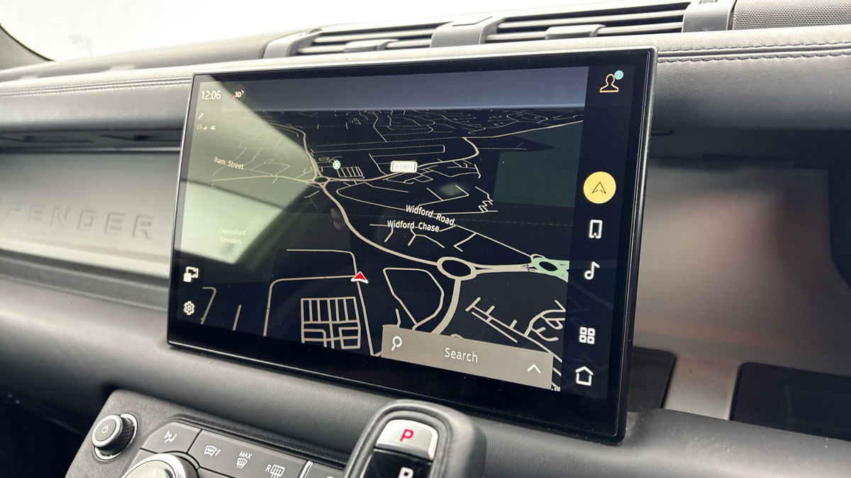 Land Rover Defender 90 Image 17